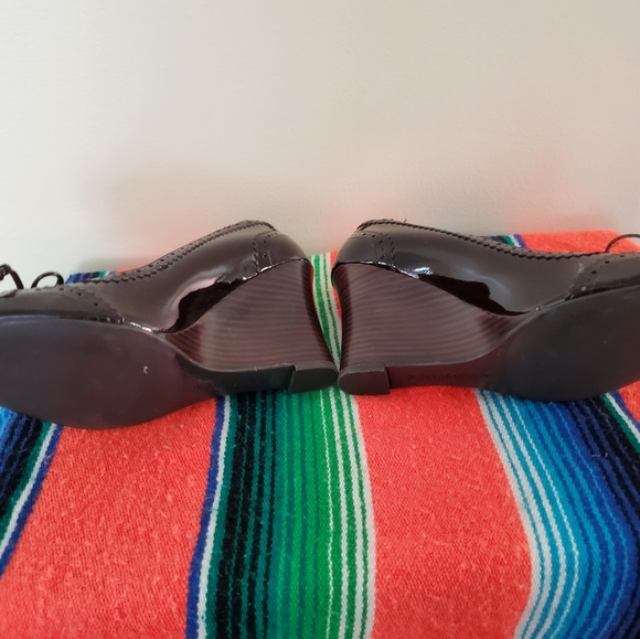 Vintage Enzo Angiolini brown patent leather wedges size 7. Like new. - Picture 4 of 7